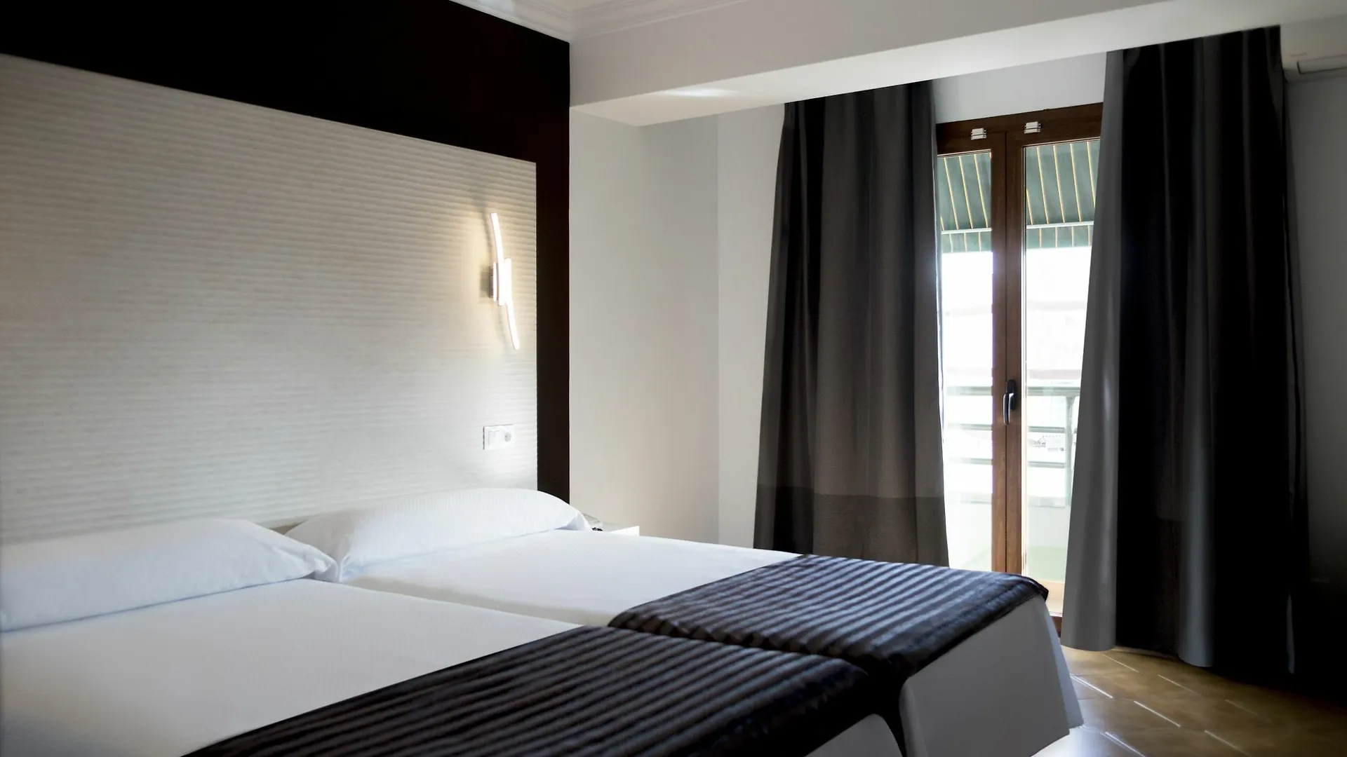 ** Casa de hóspedes Hostal Alhambra - Adults Only Nerja Espanha